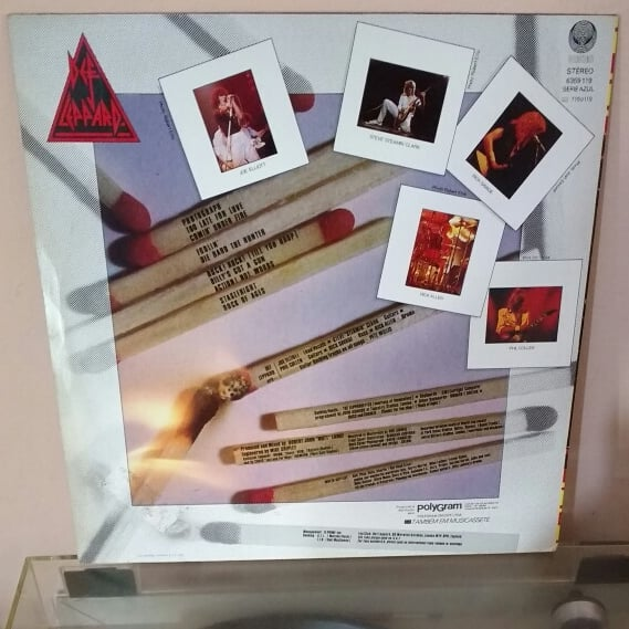 RogerioRocker's tweet photo. 17 de maio de 2018 ·
Def Leppard - Pyromania #vinil #vertigo #polygramdiscos #stereo #serieazul #tambémemmusicassete #vinyl #vinylcollector #vinylcollection #discoécultura #discocollection #discocollector #lps #tocadiscos #gradiente #d35 #gs11 #seboland #hardrock https://t.co/9n0zLsQCIv