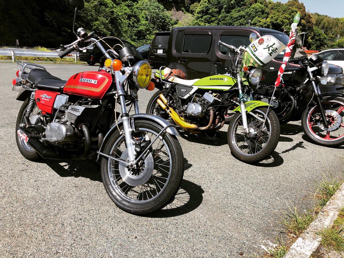 hare0626's tweet photo. 大体走り行った先でバイク停めると、先客バイク乗りにヘルメット外す瞬間をガン見されるww
可愛かったら声かけようみたいなの分かりやすくて面白いww
申し訳ないね年齢の割に老けとって🥺 https://t.co/xxQpaH7Sg7