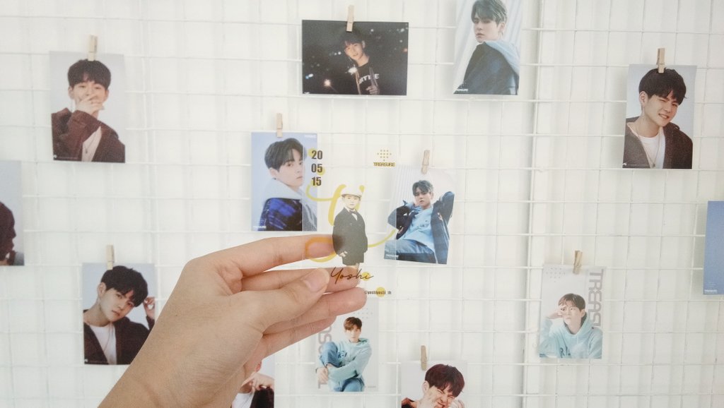 hhillllihh's tweet photo. มาย้อนหลังวันเกิดคุณเสือโยชิโนริ น่ารักมากเลยค่ะ มีแต่โยชิเต็มไปหมดเลย แอบวาดรูปไปรูปนึง แหะ ขอบคุณที่จัดคาเฟ่วันเกิดด้วยนะคะ ขนม กิฟอะเว คัฟสลีฟ ทุกอย่างน่ารักไปหมดเลย @yoshiyoshi_th

#TREASUREPrinceYoshiDay
#YOSHI #TREASURE https://t.co/uaW8fuCPSR