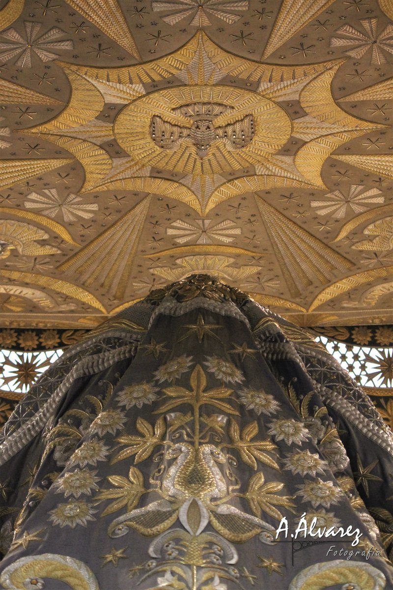 antalvgom_'s tweet photo. 📆#TalDíaComoHoy Hace un año (2019), Ntra. Sra. de los Ángeles era trasladada en su paso de palio hacia la Santa Iglesia Catedral con motivo de su Coronación Pontificia @Hdadlosnegros #ÁngelesCoronación #ReinaySeñoraNuestra #AAlvarezFotografía https://t.co/oB4AXGKuxn