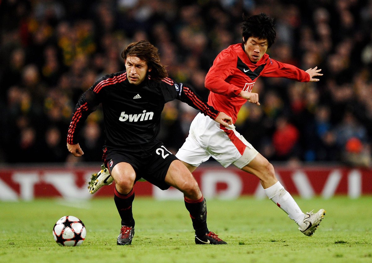 sportingindex's tweet photo. 🗣 Rooney on Park Ji-Sung:

'I remember Fergie's team talk before playing AC Milan. He said to Park: "Your job today is not about touching the ball - your job is Pirlo.”

‘Pirlo barely made 40 passes in that game, and 95% were backwards because of Park.’

💭 Underrated? https://t.co/shMmWhy7BQ