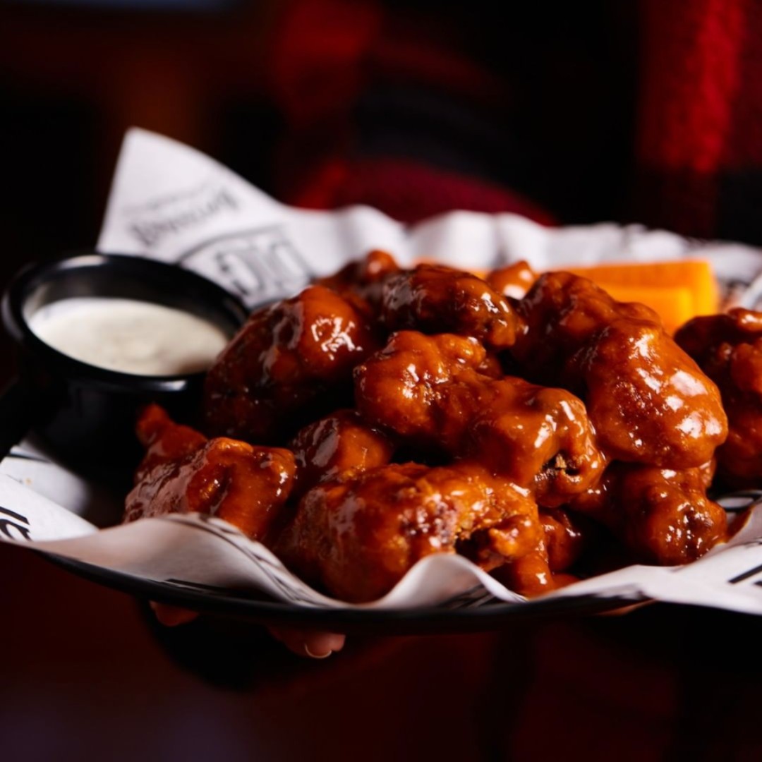 2lbs of wings never looked so good 😍. Are you mild, medium or hot? Don't forget to place an order before 19th May to be in with a chance to win one of four $25 gift cards from Montanas Charlottetown!

#wingtime #montanascharlottetown #bbqandbar #giveaway