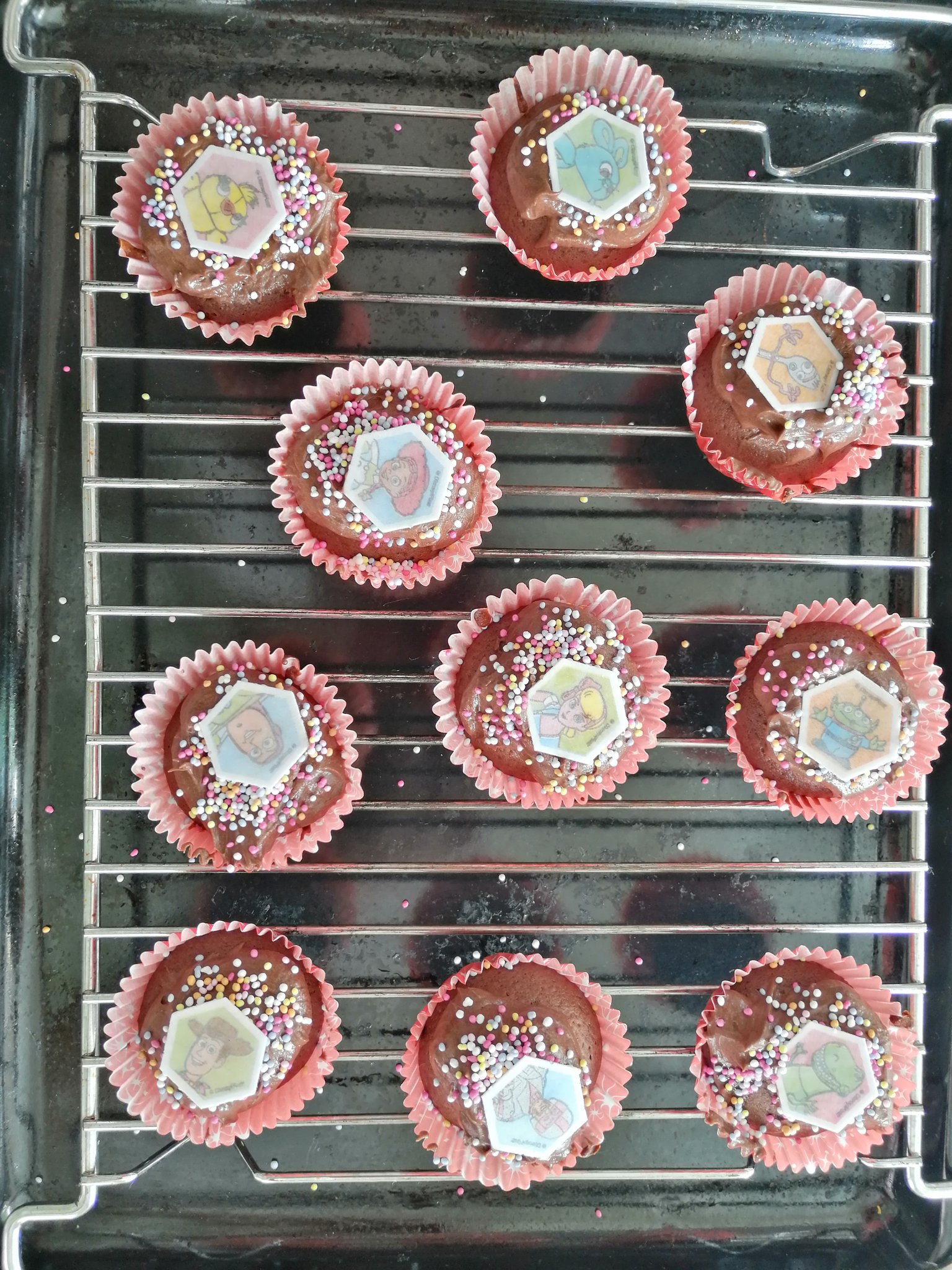 Shannon Denton on Twitter "sheltoninfants Reilly baking cupcakes