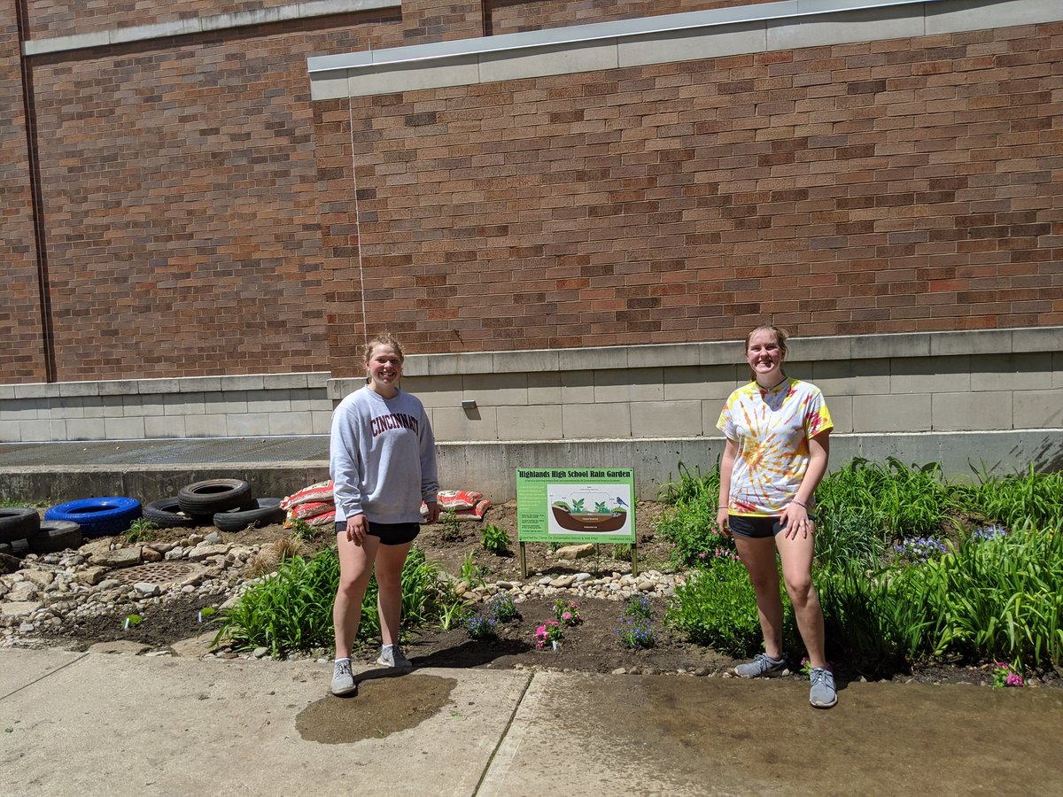 ceppie4999's tweet photo. Highlands Green Club students preparing our little ecological study site for some outdoor learning.  @FTSchools @FTHighlandsHS @mcbertasso https://t.co/GVa7qOXNoB
