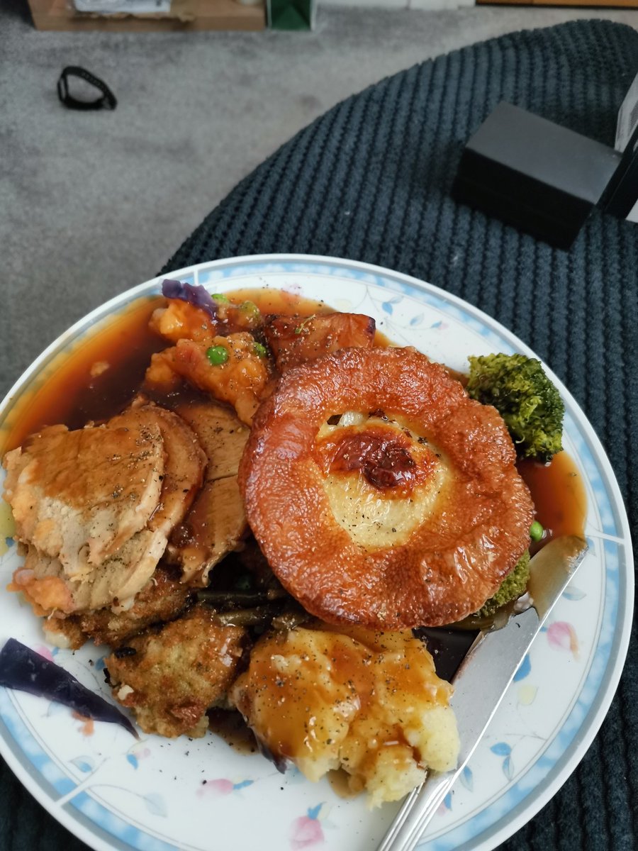 mayzie74's tweet photo. @SouthShieldsFC well you've done it again was absolutely delicious!!!! And a thank you to @jonshaw101 for the 2nd delivery this week 😁 Can highly recommend the Sunday lunches https://t.co/jMNPl9AxgT