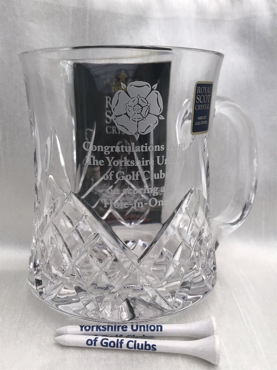 YUGCUK's tweet image. To celebrate the return of golf, and an ‘Ace’ at ⁦@LightcliffeGC⁩ by Mr Holdsworth on his very first outing after the lockdown, we are delighted to make this presentation to you Michael 👊 #CongratulationsFromUsAll