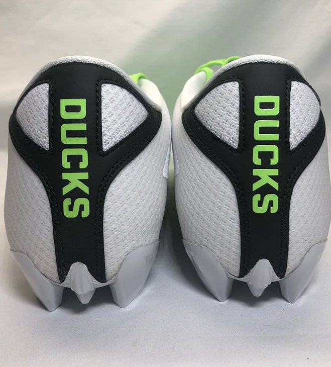 SportsCleatHeat's tweet photo. 🔥🚨: OREGON TEAM ISSUED NIKE VAPOR UNTOUCHABLE SPEED 3. NEW. SIZE 10.5. $119 SHIPPED. DM FOR PURCHASE!! https://t.co/GUG2gWy8XK