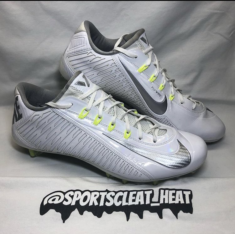 SportsCleatHeat's tweet photo. 🔥🚨: NIKE VAPOR CARBON ELITE 2014. MINT CONDITION. MINOR SCUFFS FROM STORAGE. SIZE 12.5. $165 SHIPPED https://t.co/tz1G4wEd4D