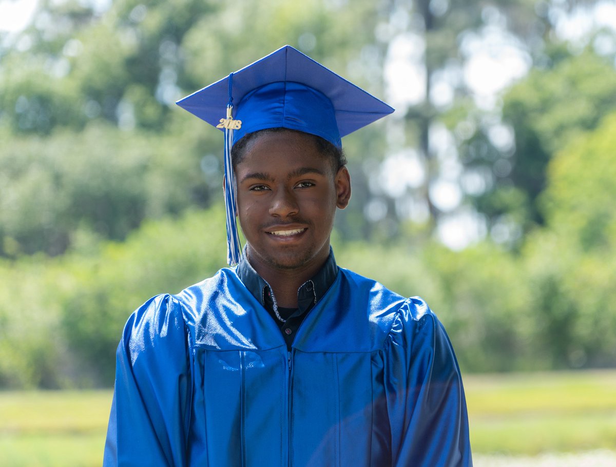 slideshowgo's tweet image. Create a free photo slideshow for your graduate at SlideshowGo.com using just a web browser. No app or download required. #graduation #GraduationTogether #Graduation2020 #ClassOf2020