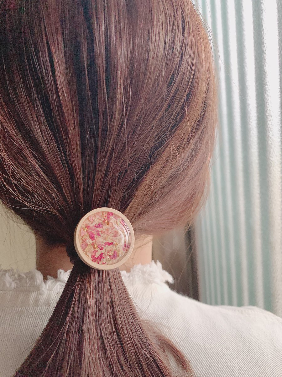 SPARK_handmade's tweet photo. 最近はポニーフックにハマってます🤗
こちらは花びらを閉じ込めました🌷

minne https://t.co/Pr1Nnt26SU
creema https://t.co/GUdDD0EUhj
メルカリ https://t.co/Q2JefCIK23

#ハンドメイド #ハンドメイドアクセサリー #ハンドメイド好きさんとつながりたい #ポニーフック #ヘアアクセサリー https://t.co/HB2k594fpL