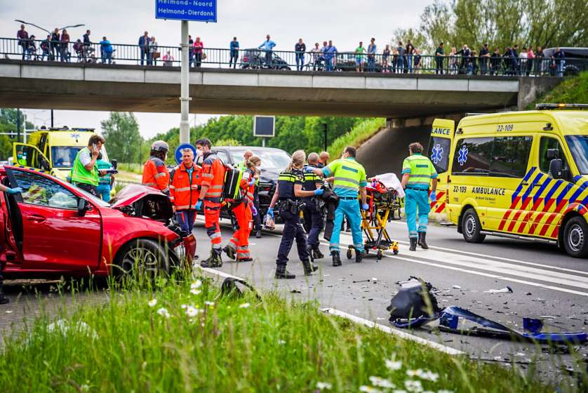 Meerdere gewonden bij ernstig #Ongeval #Helmond #N279 #Traumahelikopter.