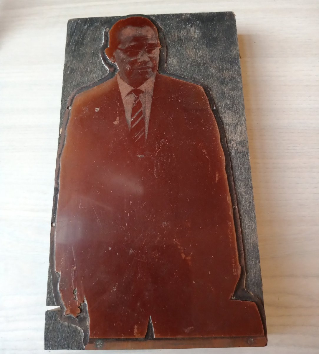 Jim__Creed's tweet photo. Malcolm X 
Letterpress printing block

I'll selling a few #vintage letterpress printmaking blocks on #ebay. Let me know if you are interested.
#letterpressprinting #letterpress #print #PRINTING #printmaking #printmakingart #printblock #prints #artprints #MalcolmX #blackhistory https://t.co/C6iSpzAAXk
