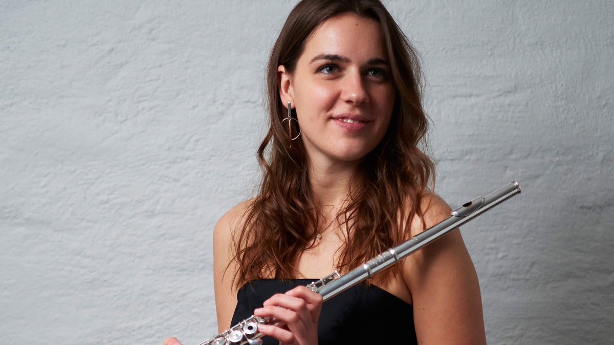 Tune in over on YouTube now to see Anna Steirud's solo flute recital! youtube.com/watch?v=uWAP1z…