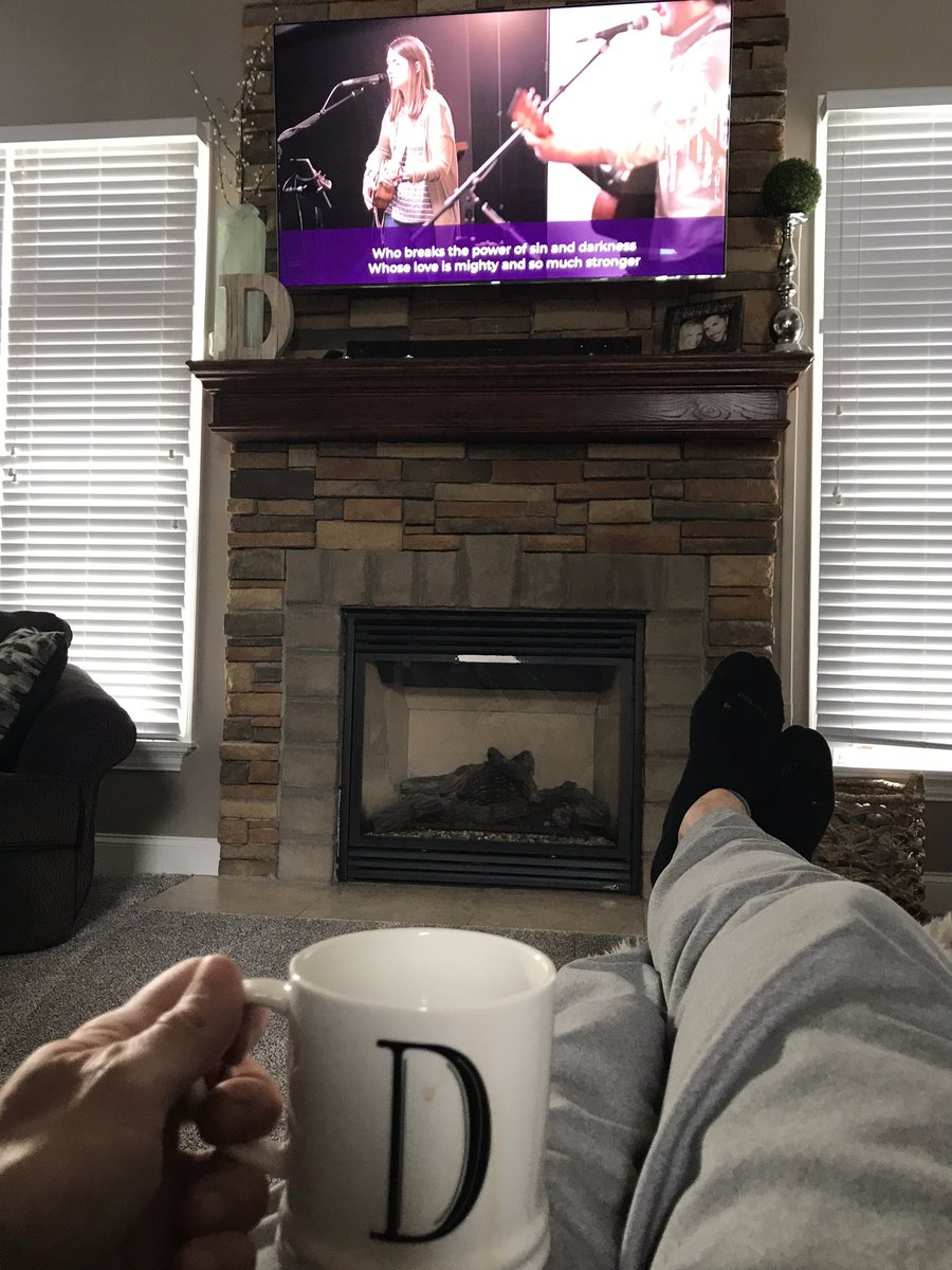 ddaviephs's tweet image. @TheChapelTweets service this morning from #TeamDavie household.  #MugChallenge