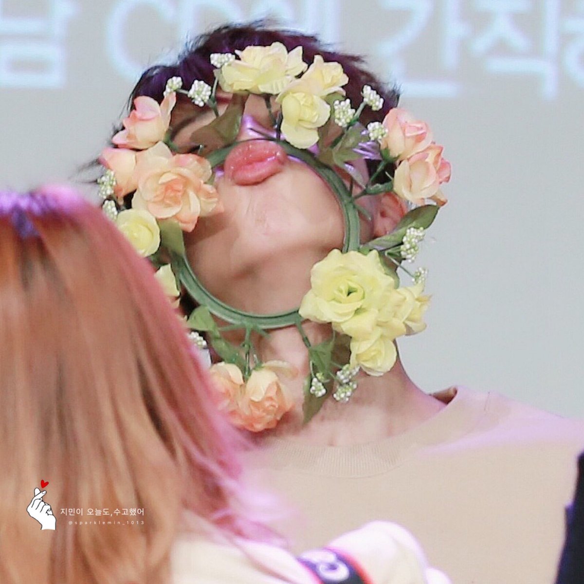 loveluJM's tweet photo. 지민이 어색했던 화관과 짱친되기까지ㅋㅋㅋㅋㅋㅋㅋ https://t.co/ZTZPFiF6P0