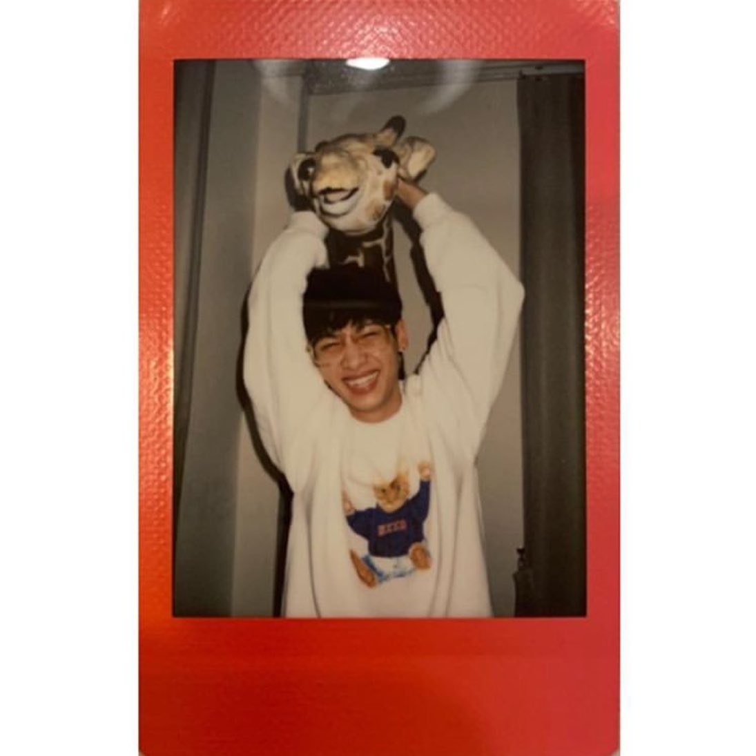 — ♡ gun & polaroid pics