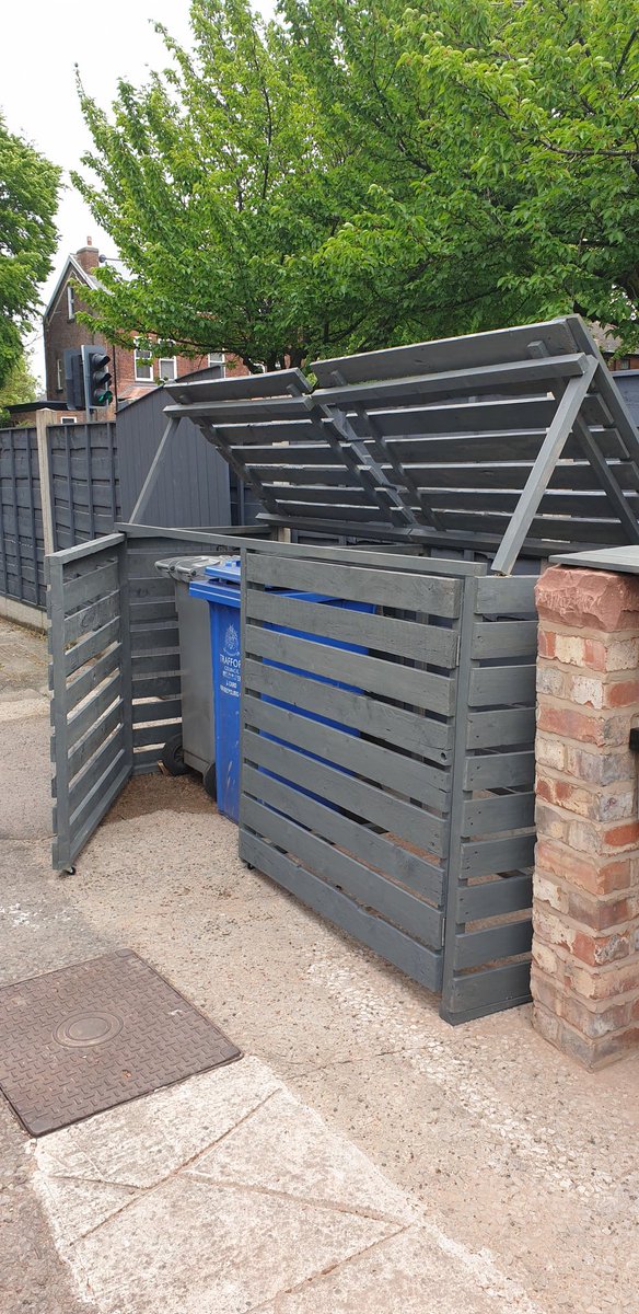 theurbanfitter's tweet photo. Bin storage done and installed by #theurbanfitter #binstorage #bintidy #pallet #palletfurniture #upcycled #upcycledhour https://t.co/YqTz47EWxO