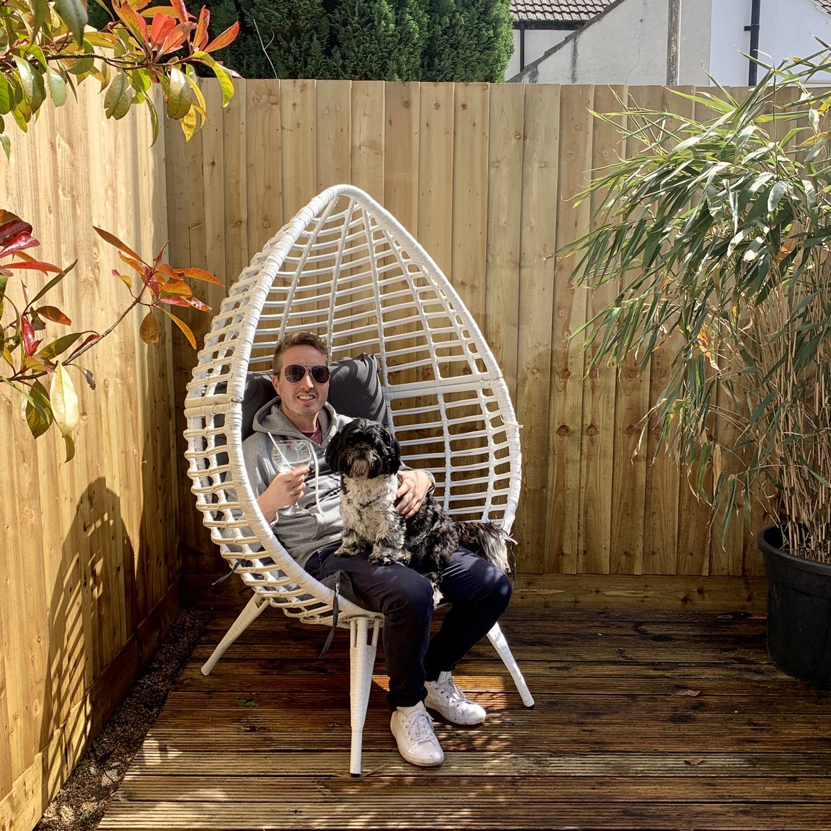 In an egg 🥚 listening to <a href="/ElainePaigeNews/">Elaine Paige News</a> <a href="/BBCRadio2/">BBC Radio 2</a> with a gin... Happy Sunday! 🥂