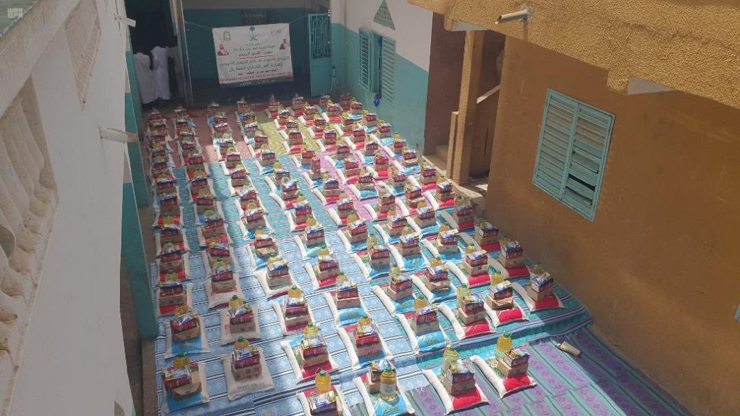 #وزارة_الشؤون_الإسلامية يوزع 100 سلة غذائية رمضانية للأسر المحتاجة والفقيرة في #السنغال، استفاد منها حوالي 1000 شخص. 
spa.gov.sa/2087498 
#واس_عام