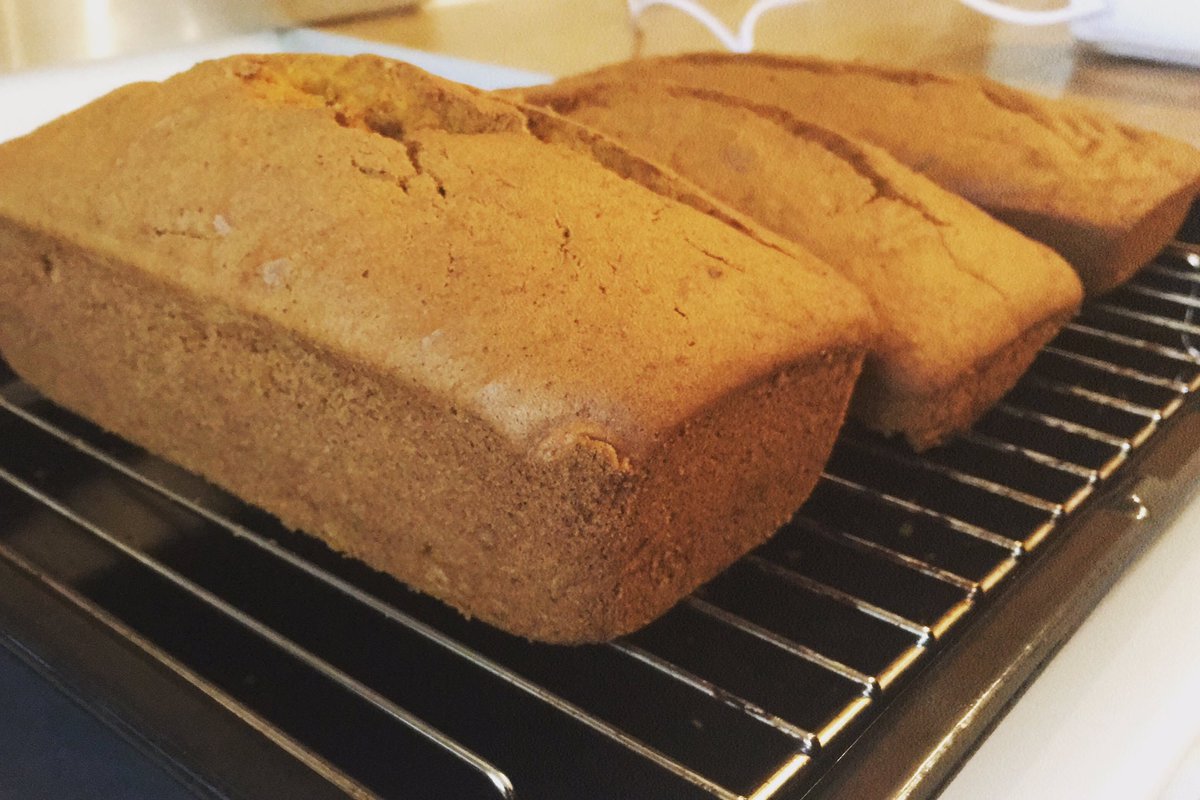 OptoPhysAkhil's tweet photo. Damn! Before today, I could always win “never have I ever ... baked” 👻
#PumpkinSpiceBread #NewbieBaker #LockdownBaking #FinallyDidTheBaking 😂 https://t.co/PvEf7zCzBd