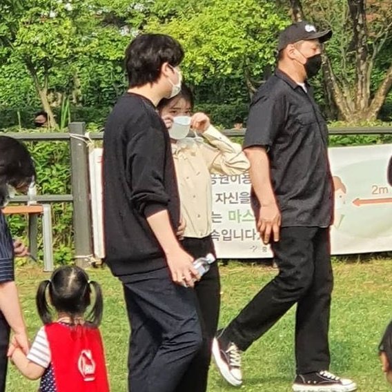 jieunbbyy's tweet photo. look at our little bub stay safe and healthy, bub! 🥺❤ https://t.co/mqSgl1f1iG
