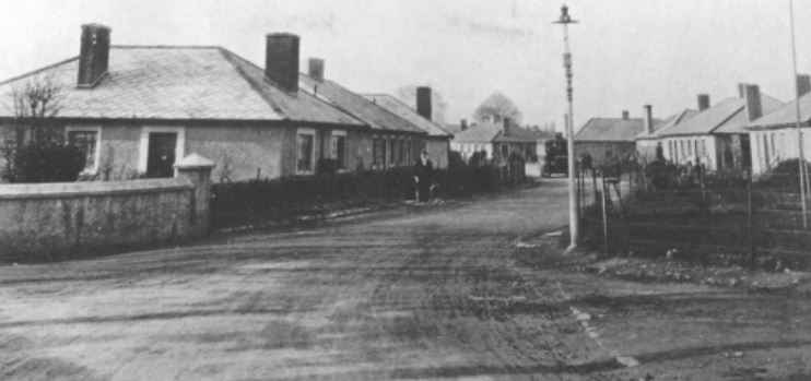 RMcMnow's tweet photo. @malachymathews For others who might be interested, there's a nice piece in #DublinHistoricalRecord (accessible free via your public library's JSTOR subscription) about the #ISSLT #Killester scheme, and another in #IrishGeography @geogsocire @irishgeography https://t.co/gByHC6Cw6b