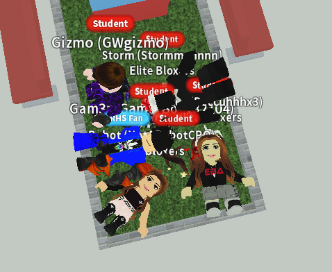 BeccuhhhC's tweet photo. Laying down with these roblox cuties ❤ Pic taken by @GamerBoy132104 https://t.co/994afLZEJo