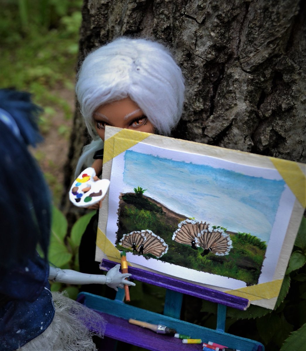 iza_timi's tweet photo. Május 17.
"Úgy gondoltam most besegítek kicsit Chinek míg festette a Splitgill gombákat. Óriási segítség voltam XD. " #mayshroom  #Mayshroom2020 https://t.co/if9K2HEae9