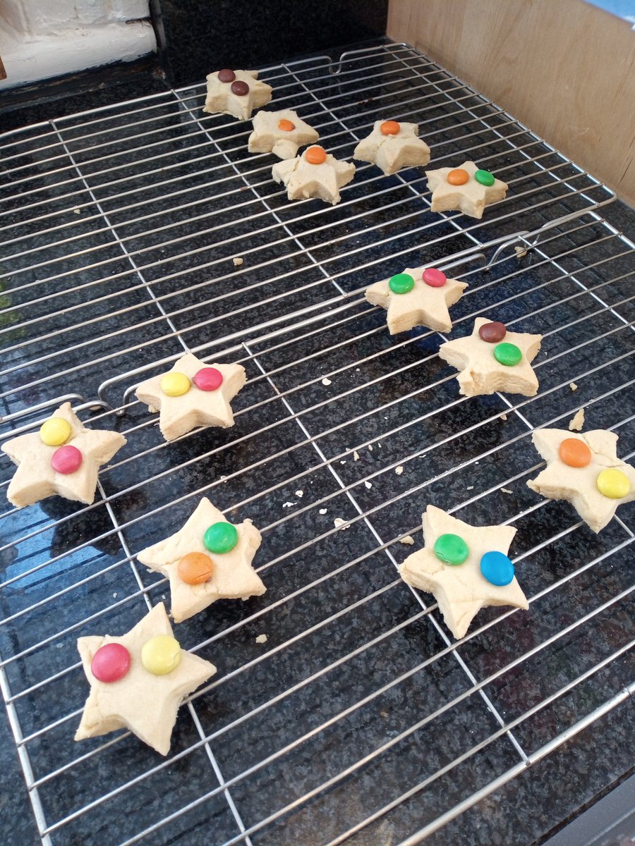 BealesLab's tweet photo. #WorldBakingDay Bread and star biscuits (partially eaten already!). Should've used the bread dough for #soficdt #homesofting slime, but forgot to! https://t.co/kyPTDWLKus
