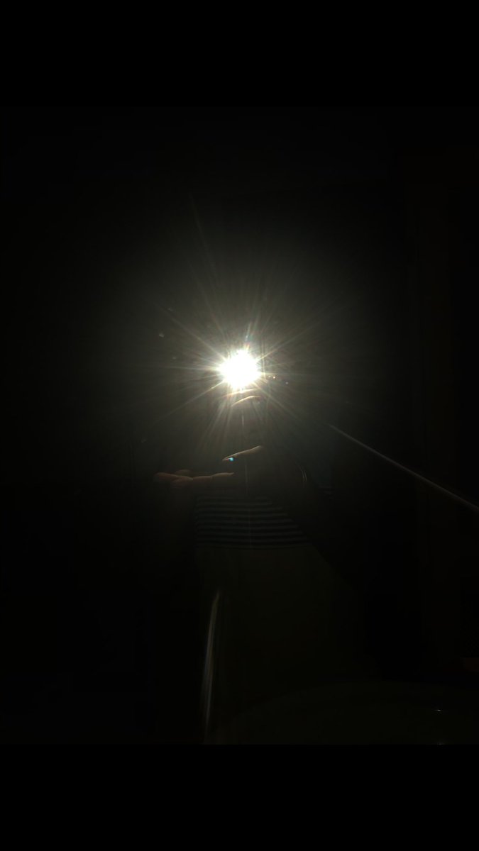 Panavdabest's tweet photo. Took a cool photo while messing around with camera settings https://t.co/DRxr00oHFc