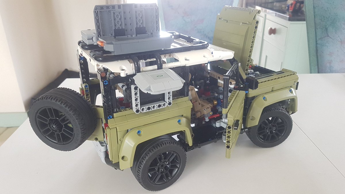 JulianGrimwade's tweet photo. @StvCr @LEGO_Group @LandRover_UK Just finished mine Steve. 19 hours since April 1 😁 https://t.co/S8hMxZvUrW