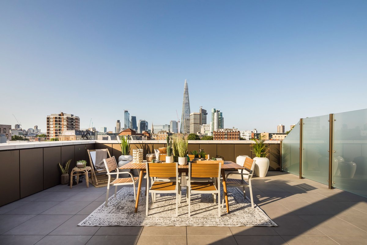 AcornPG's tweet photo. Set in London's SE1, the homes at Trilogy boast a contemporary style with private balconies and views of the @shardview. Take a #VirtualTour and see for yourself: https://t.co/jJsc2ZLCyw @GalliardHomes https://t.co/fxb1W0GJsG