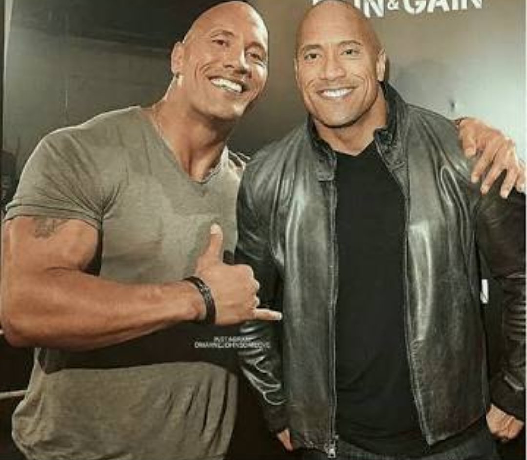 the rock tem irmao gemeo?