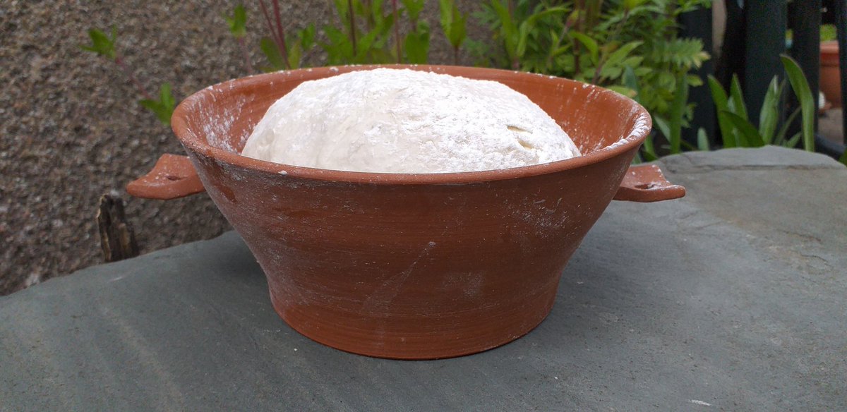 Ivycottagebaker's tweet photo. Used one of my #handmade #breadpots from Vicky Ware https://t.co/0BhZhbjNum for a cob type #sourdough #realbread with @ShiptonMill #flour #pottery great collaboration between two crafts. Check out her online shop #microbakery #cumbria #bakersgettingitdone #breadmaking https://t.co/oF70ZX3jyX