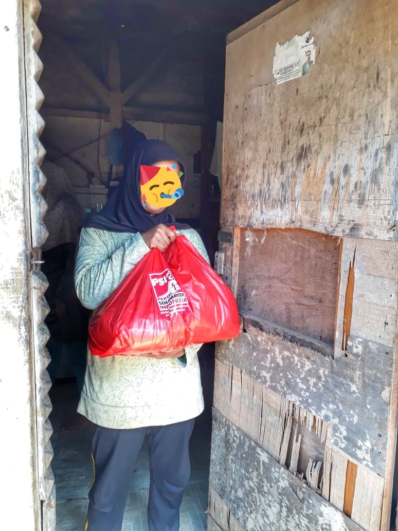 psi_cjr's tweet photo. Perjalanan 3 jam dari pusat kota Cianjur terbayar lunas tatkala melihat senyum mereka https://t.co/eGeQnK3qKI