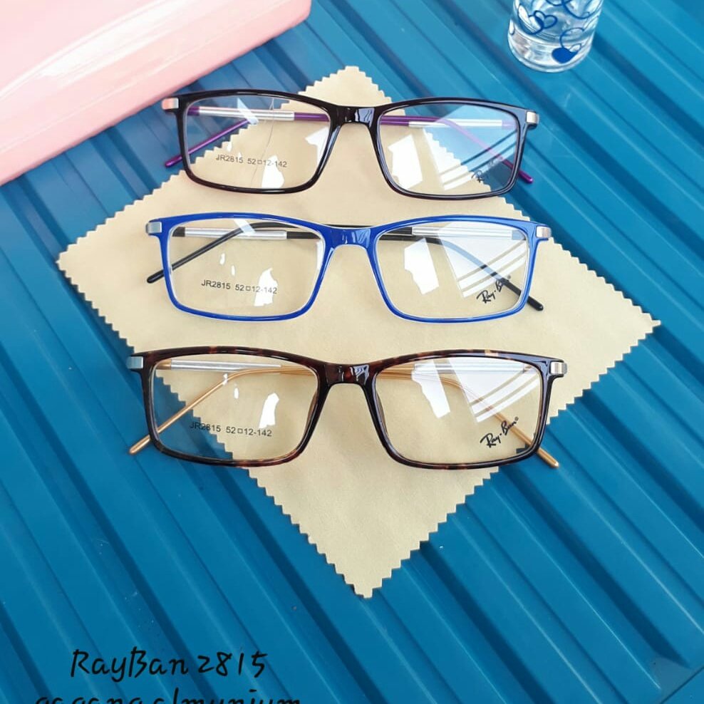 aqframe tweet picture