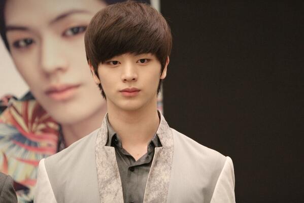 ᴅ-546throwback to 130517 sungjae  always looking great, bub.