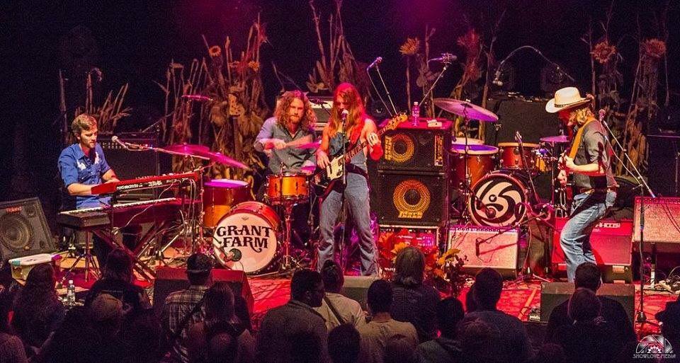 GrantFarm's tweet image. Reunion! Live Stream concert today 8-10 Eastern right here at Facebook.com/TheGrantFarm. High quality audio &amp;amp; video. Tune in, Turn On, Rock Out with us.
#CosmicAmericana #GF2020 #OnlineConcert #VirtualConcert #BrokeInTwo #KissTheGround #PsychedelicRock #Farmily