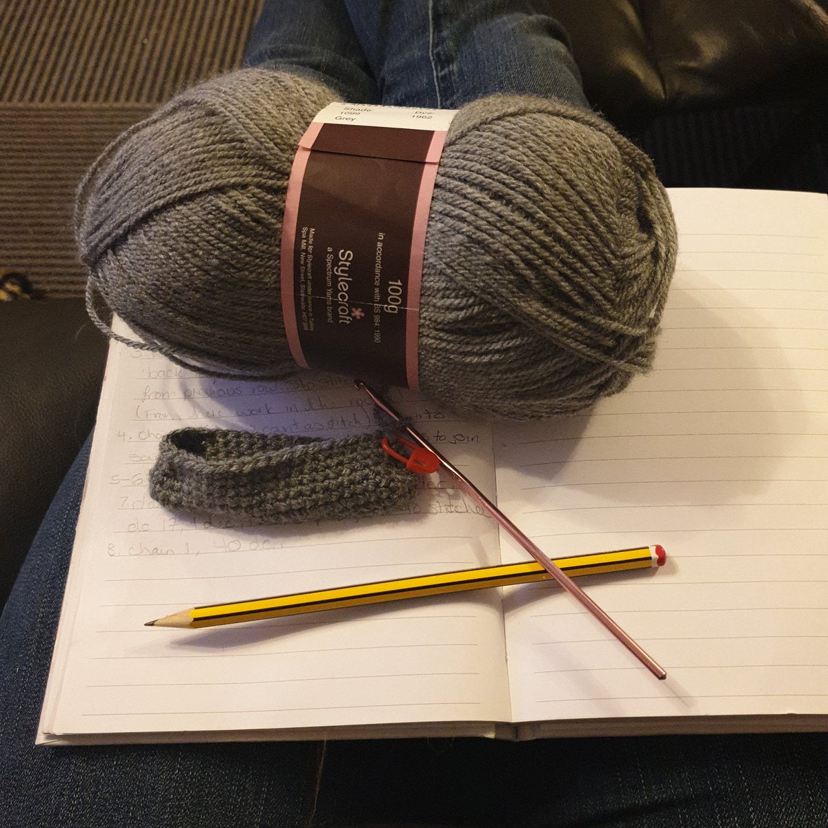 PaperPhoenix5's tweet photo. The first installment of my handmade Jackbox Party Murder Trivia characters is in the works. As I cannot find a single bloody pattern on the internet I'm making it up and writing it down as I go.
#mixerstreamer #xboxone #jackboxparty #murdertrivia #handmade #crochet #myownpattern https://t.co/7qrPudKMRk