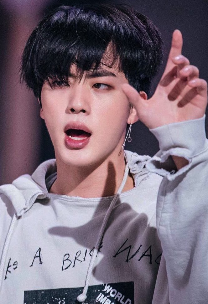JINDETAlLS's tweet photo. fake love jin was the moment https://t.co/1AuEioGmPM