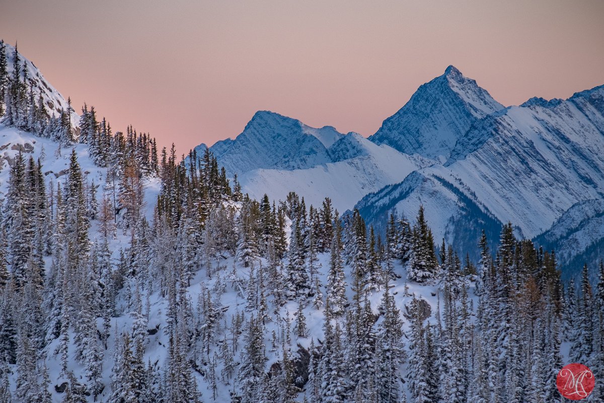 Time for the next installment of Rockies in October..
miksmedia.photography/blog/banff-in-…
#yeg #alberta #landscape #travel #rockies #cybervacation #mountains #outdoors #sunset #nature