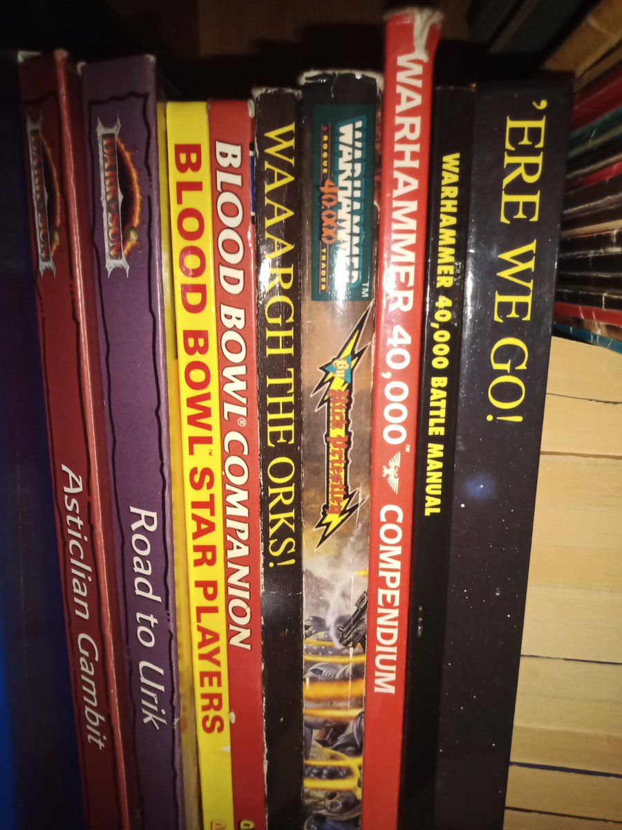 skitz's tweet photo. ... with book shelf like that..?? https://t.co/5fqKjY80nO