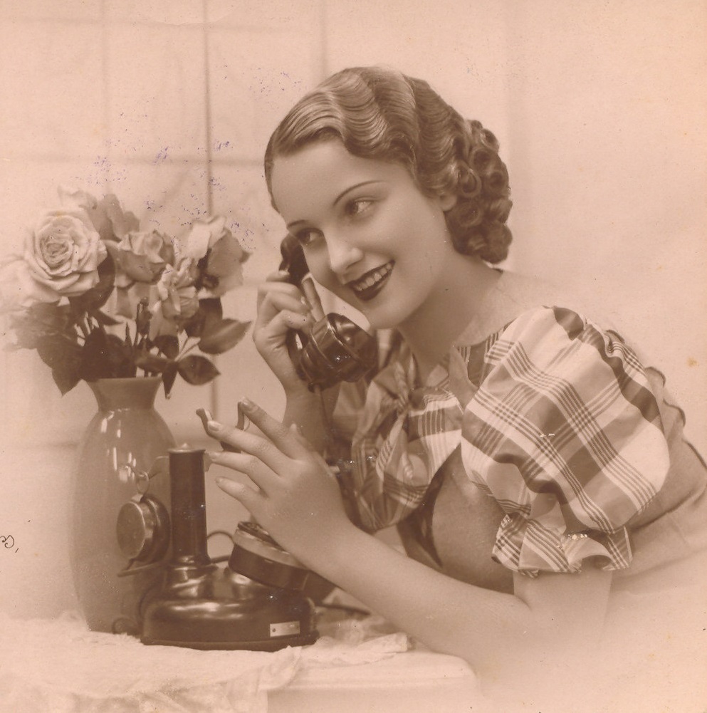 ⚠️📞☎️Aujourd’hui c’est la Journée mondiale des #Télécommunications !
Mais savez-vous qui a inventé le téléphone ? 
Pour le savoir, suivez le MOOC sur l’histoire du téléphone et ses usages.
➡️ Inscrivez-vous : bit.ly/2WAWX5Q 
Début des cours dès demain ! #MoocAllo