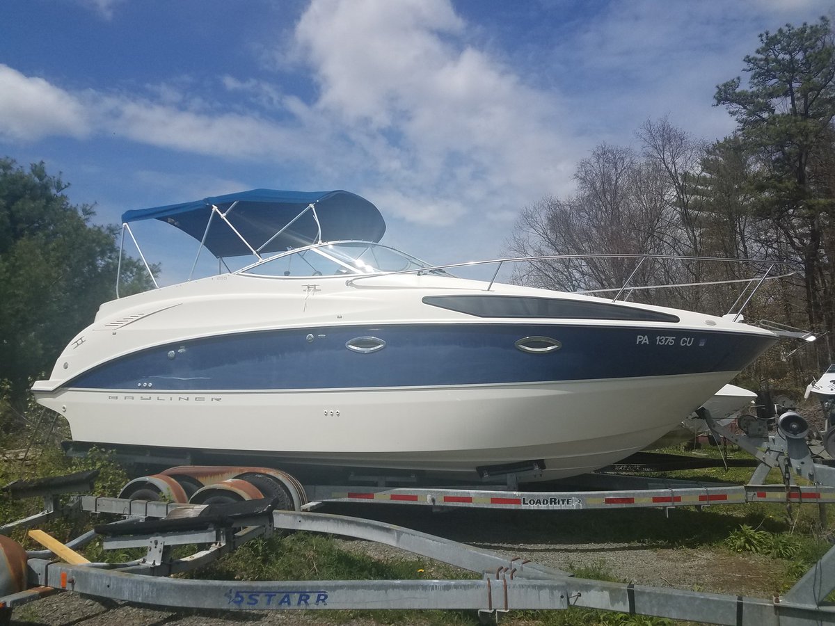 str8ngth4life's tweet photo. Quarantine just got a lot easier! Bring on the summer 🌞🚤👚🍹 #lakelife #bayliner #condosthatfloat #blessed #relaxandunwind #watertherapy https://t.co/Jp80R35QGi