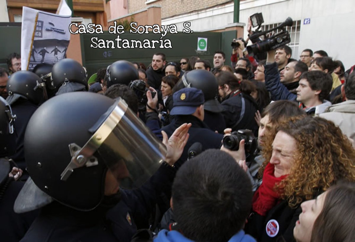 pablocast13's tweet photo. Hipocresía es condenar ahora los escraches a Iglesias pero decir que jarabe democrático era esto: https://t.co/UxXOCeBQwP