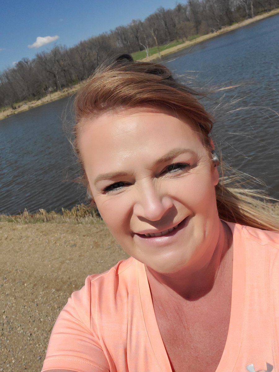 desschleeter's tweet photo. Working on my goals. I even started running 2-3 times a week. https://t.co/t3n8SMcWnJ