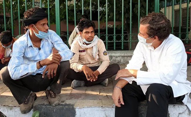 PoteHarish's tweet image. Dear @nsitharaman ,
If Pm did event with well opportunity, then why opposition don't?

#simplequestion ; for a instance we believe that @RahulGandhi and @INCIndia is taking benifits for politics; why you and your Govt fail every time and offering opportunities to opposition?