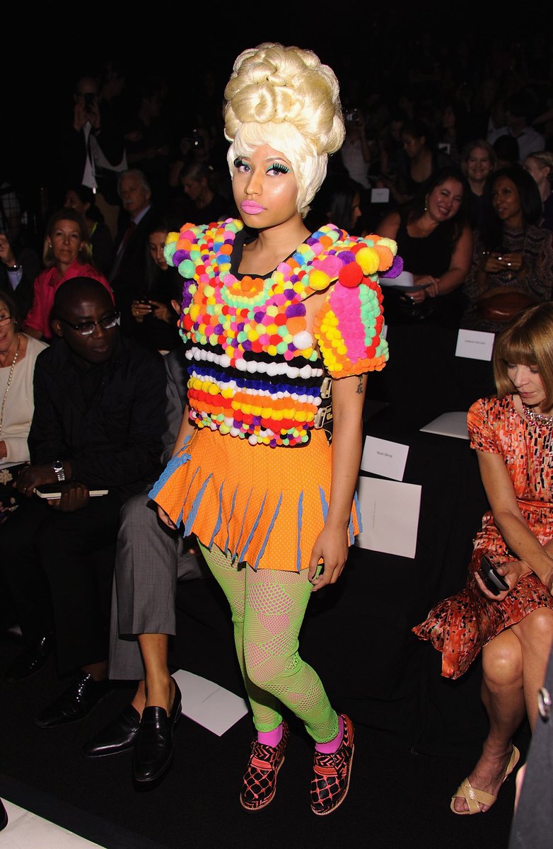 esimone06's tweet photo. Nicki pop was her most successful era to date, and guess what homegirl used to wear... Like wtf 😂 
her pen did that! https://t.co/xPolcDxtjI