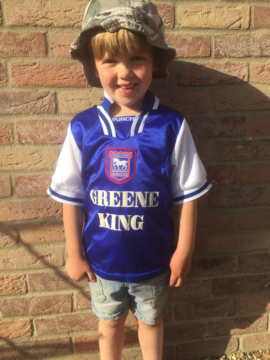 _HarrySeal's tweet photo. Happy Jim Magilton day @magilton7 this signature must be over 20 years ago! @rach_ike @jrf340 @IpswichTown https://t.co/Rqwz4Vr7CA