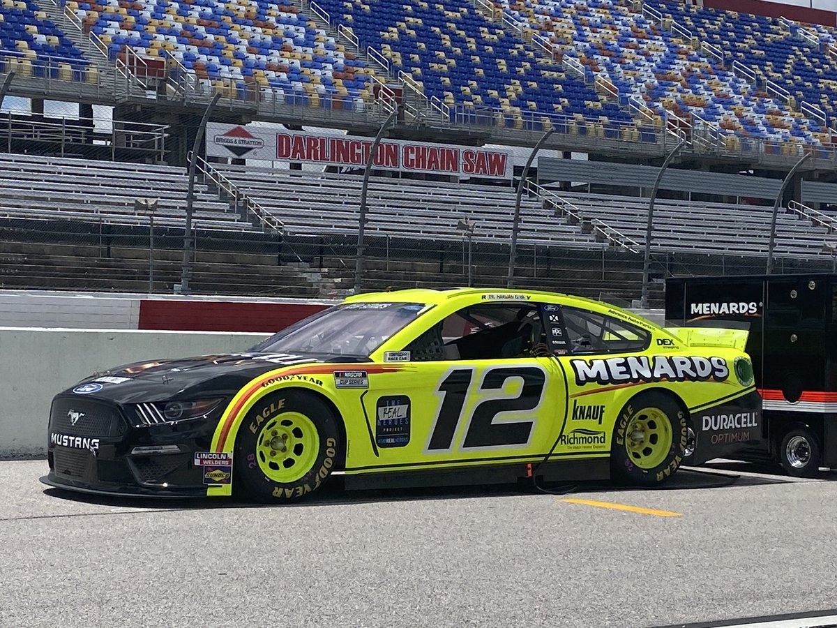 MrsNichols3450's tweet photo. Good Lawd she pretty! Good luck to @davenichols12 & the #12crew today in @TooToughToTame! @Team_Penske @Blaney https://t.co/Qe0UVywQ18